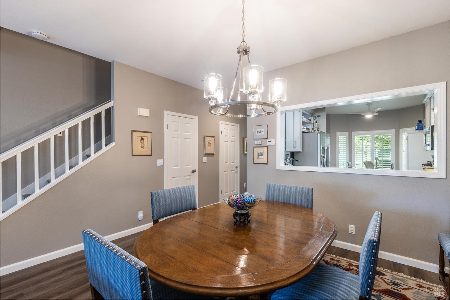 Detail Gallery Image 10 of 26 For 100 Valley Club Cir, Napa,  CA 94558 - 2 Beds | 2/1 Baths