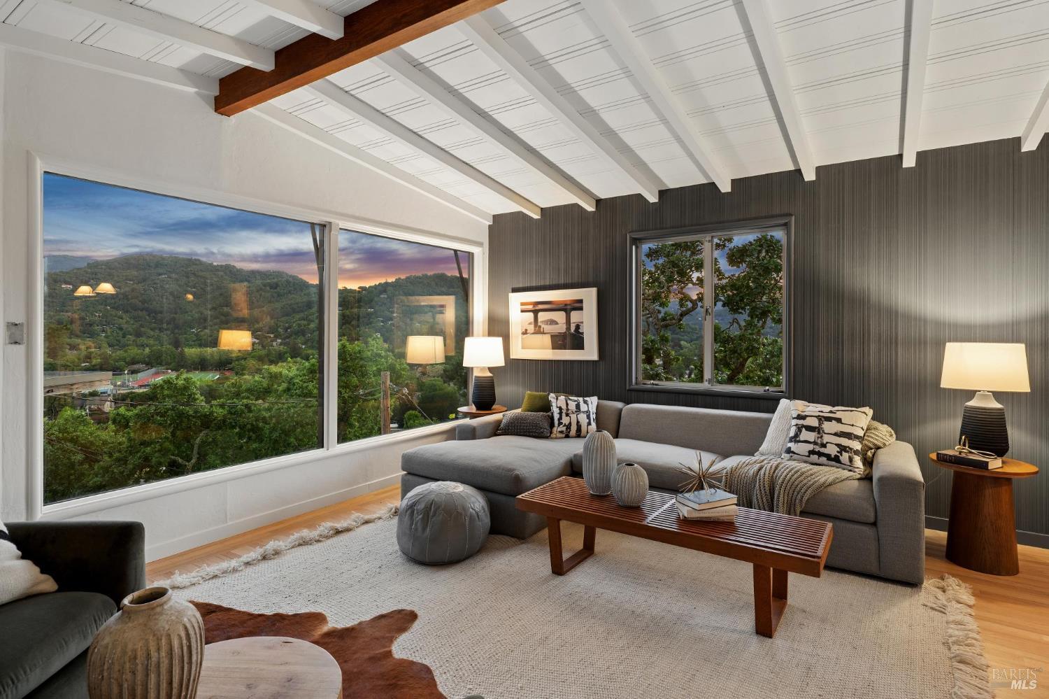 Detail Gallery Image 46 of 52 For 95 Ridge Rd, San Anselmo,  CA 94960 - 2 Beds | 1/1 Baths