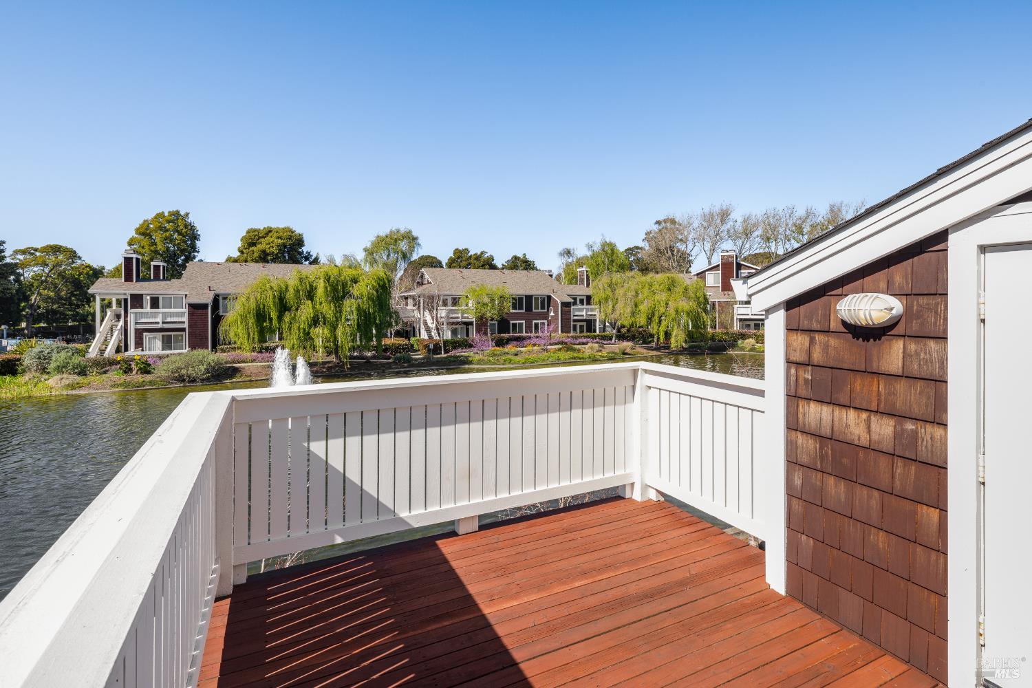 Detail Gallery Image 3 of 22 For 218 Marina Lakes Dr, Richmond,  CA 94804 - 1 Beds | 1 Baths