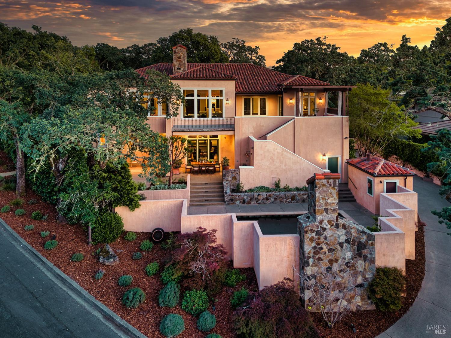 Detail Gallery Image 2 of 76 For 418 Saint Andrews Dr, Napa,  CA 94558 - 5 Beds | 4/2 Baths