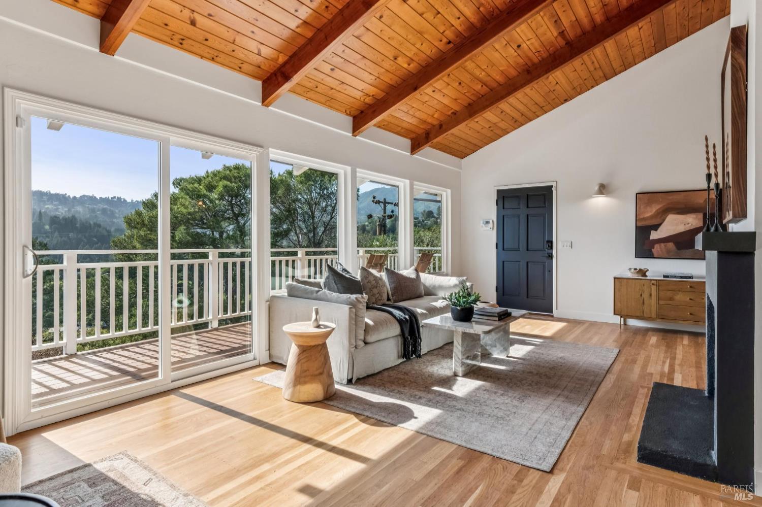 Detail Gallery Image 3 of 61 For 120 E Manor Dr, Mill Valley,  CA 94941 - 3 Beds | 3 Baths