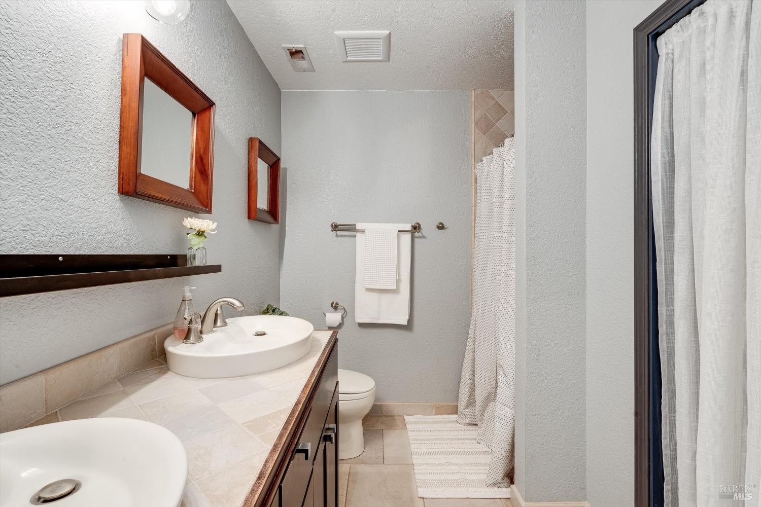 Detail Gallery Image 30 of 41 For 30 Fredrick Dr, Rohnert Park,  CA 94928 - 3 Beds | 2/1 Baths