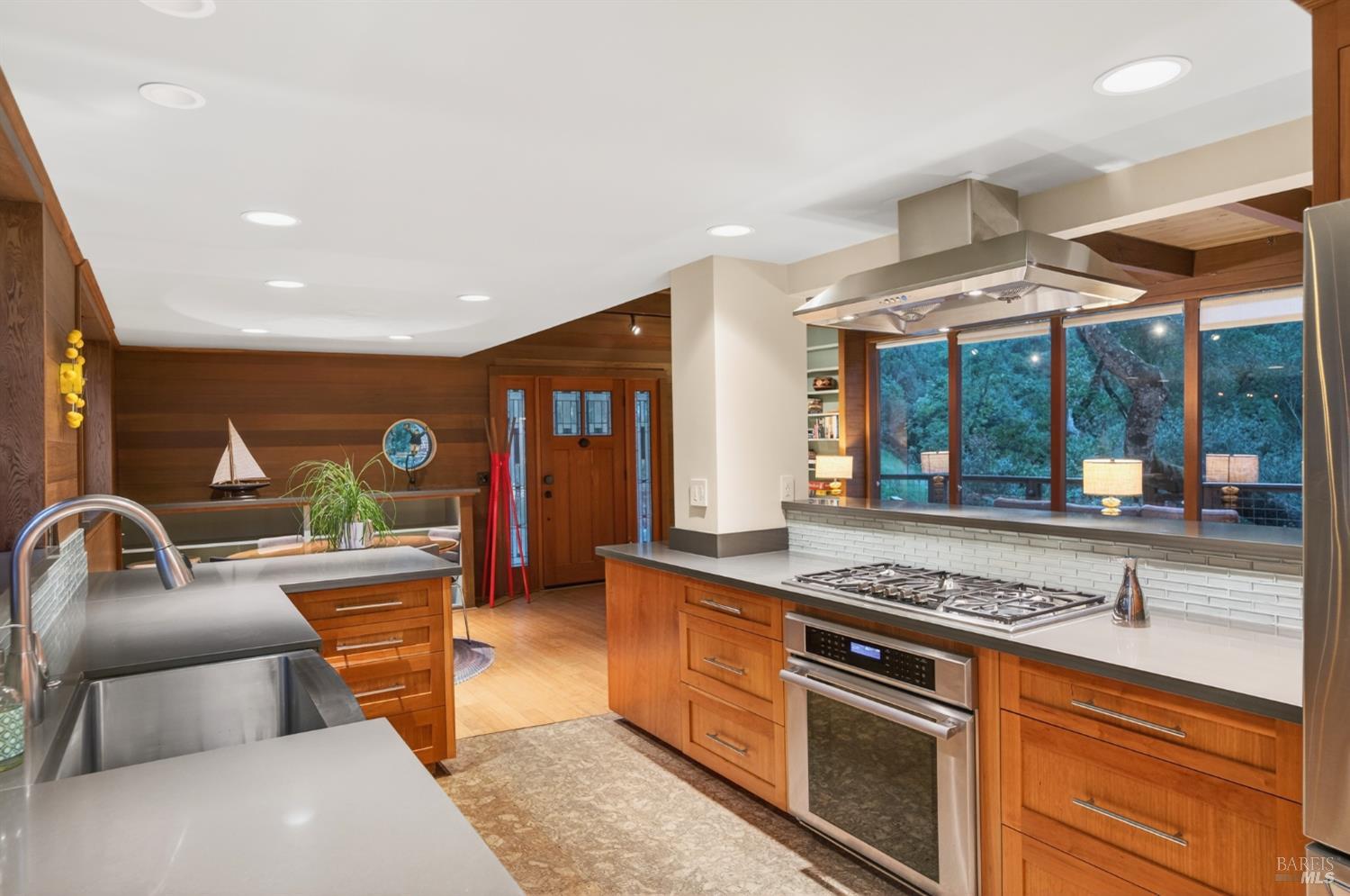 Detail Gallery Image 11 of 48 For 116 Hill Rd, Glen Ellen,  CA 95442 - 2 Beds | 2 Baths