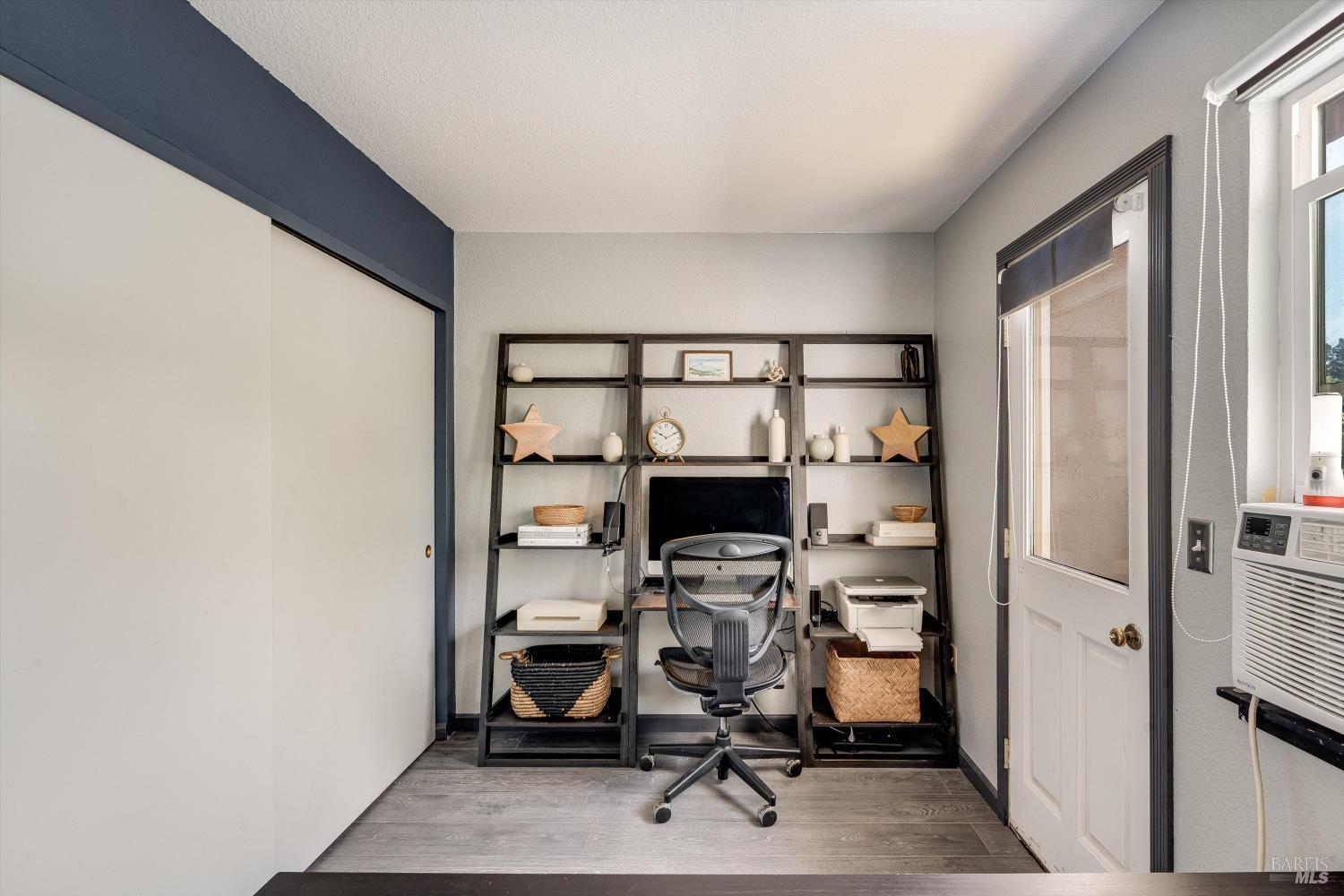 Detail Gallery Image 28 of 41 For 30 Fredrick Dr, Rohnert Park,  CA 94928 - 3 Beds | 2/1 Baths