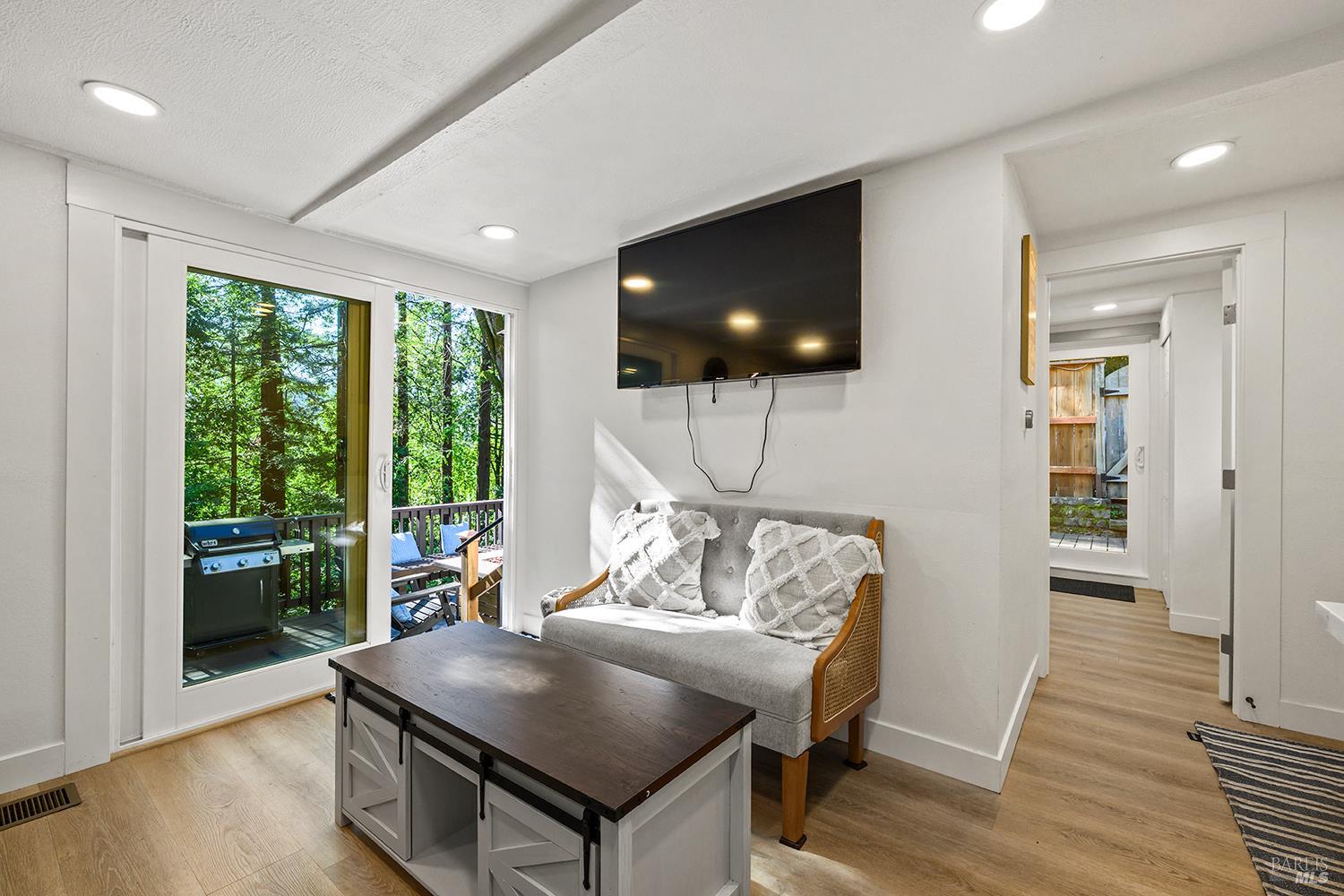 Detail Gallery Image 7 of 36 For 16017 Palo Alto Dr, Guerneville,  CA 95446 - 2 Beds | 2 Baths