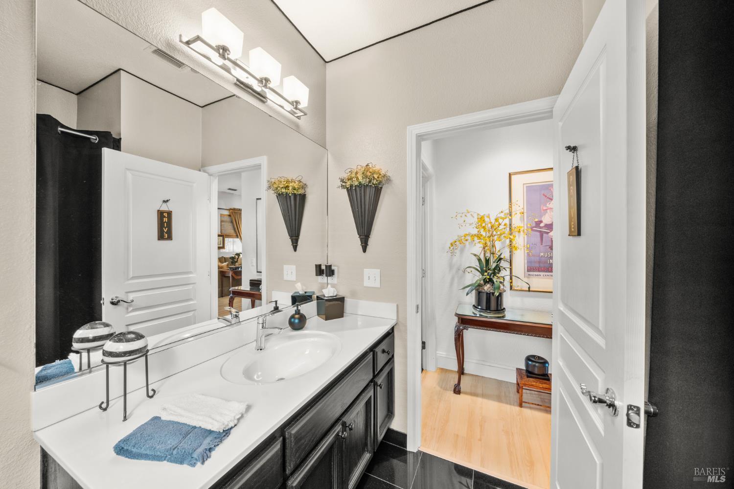 Detail Gallery Image 32 of 62 For 208 Mandarin Cir, Vacaville,  CA 95687 - 2 Beds | 2 Baths