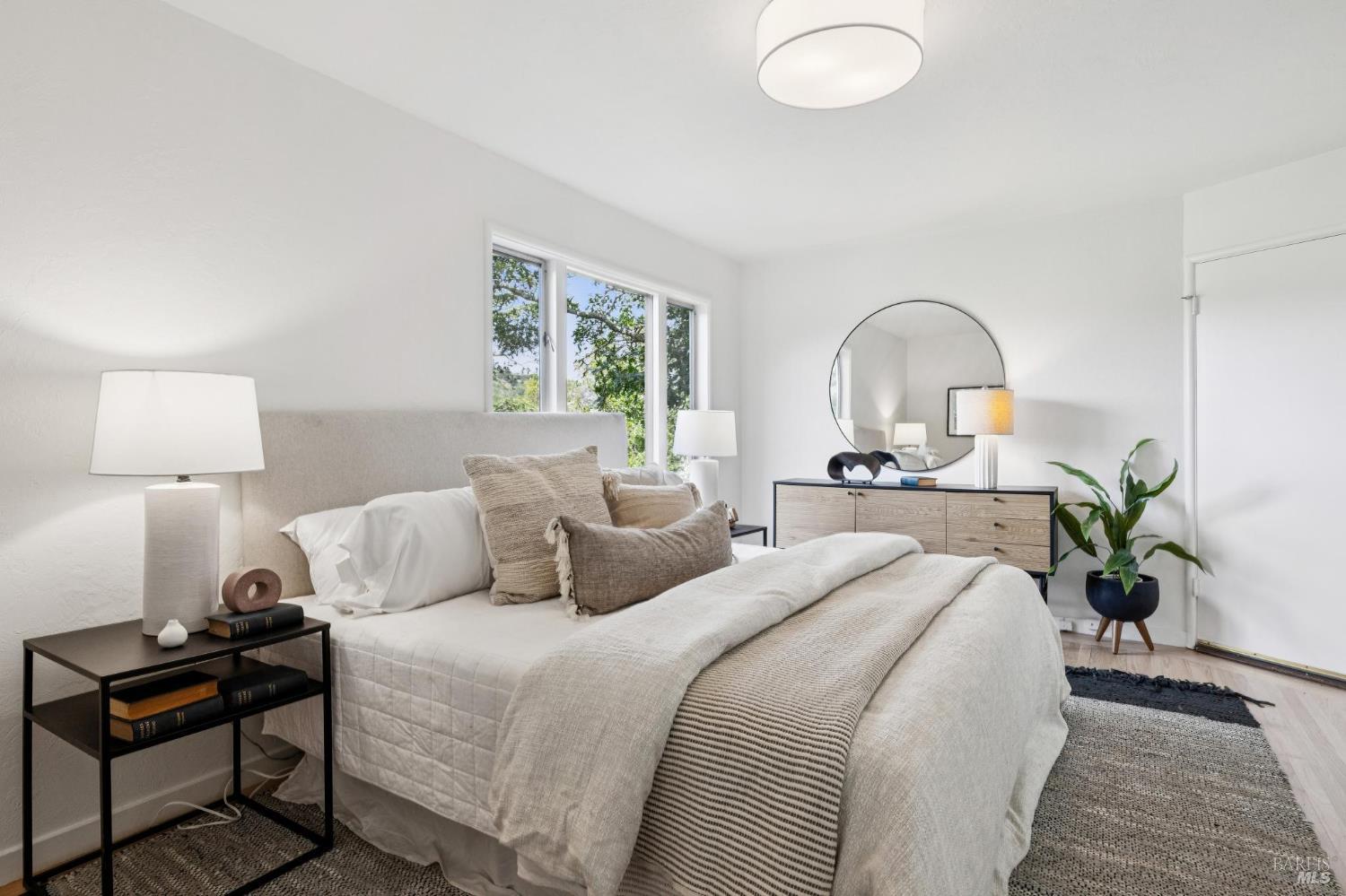 Detail Gallery Image 25 of 52 For 95 Ridge Rd, San Anselmo,  CA 94960 - 2 Beds | 1/1 Baths