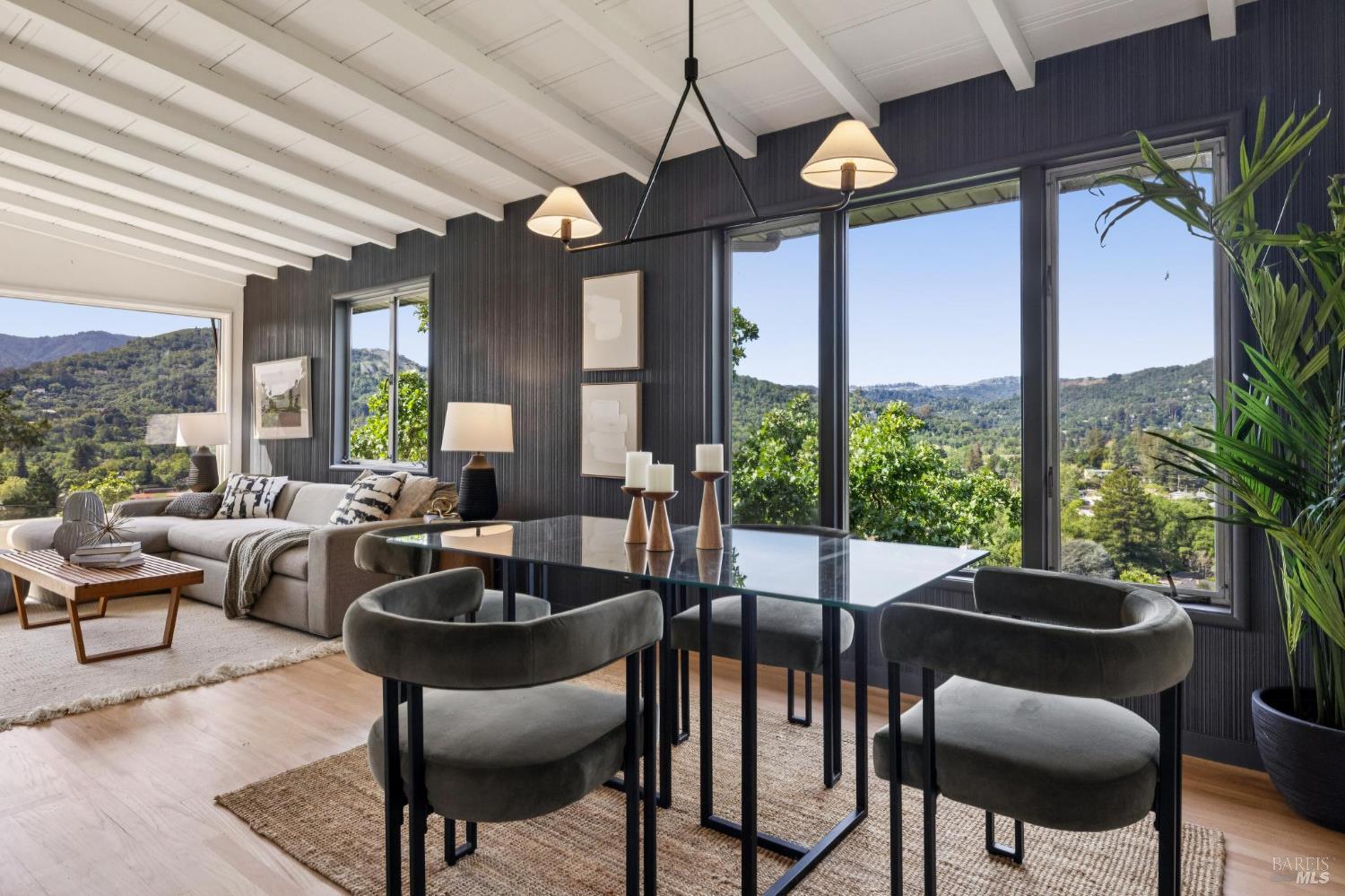 Detail Gallery Image 4 of 52 For 95 Ridge Rd, San Anselmo,  CA 94960 - 2 Beds | 1/1 Baths