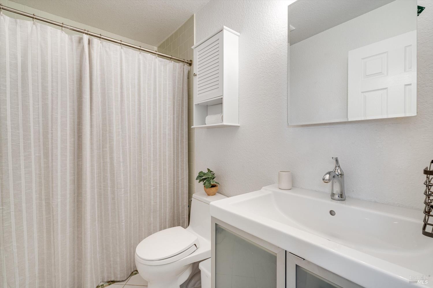 Detail Gallery Image 36 of 41 For 30 Fredrick Dr, Rohnert Park,  CA 94928 - 3 Beds | 2/1 Baths