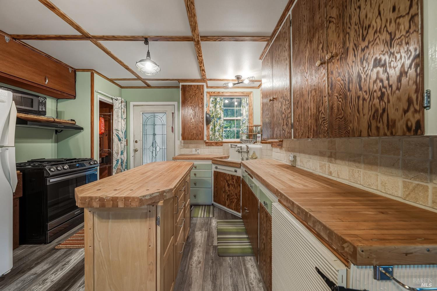 Detail Gallery Image 10 of 47 For 16179 Madrone Blvd, Cobb,  CA 95426 - 1 Beds | 1 Baths