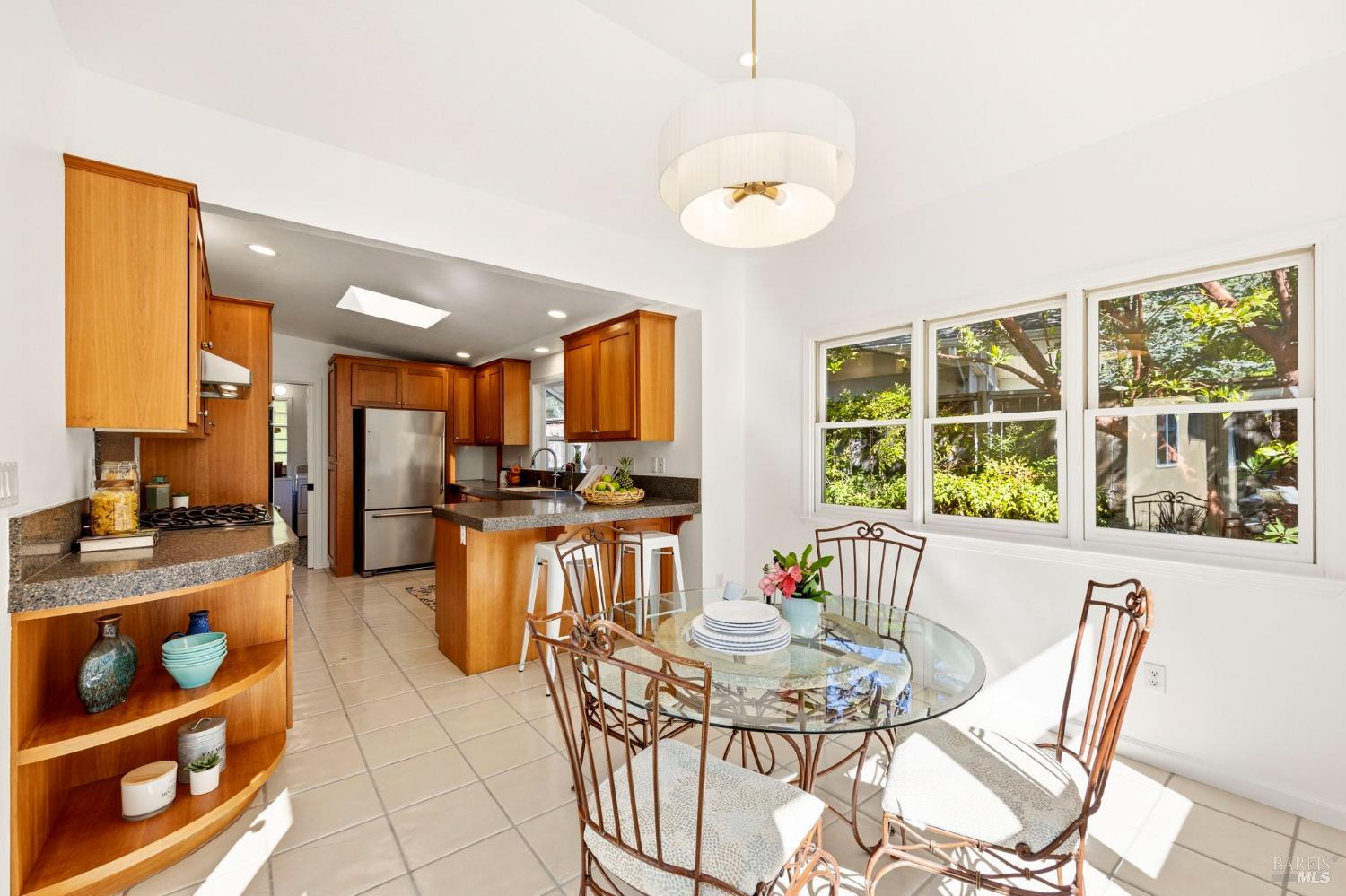 Detail Gallery Image 27 of 93 For 184 Cobblestone Dr, San Rafael,  CA 94903 - 4 Beds | 2 Baths