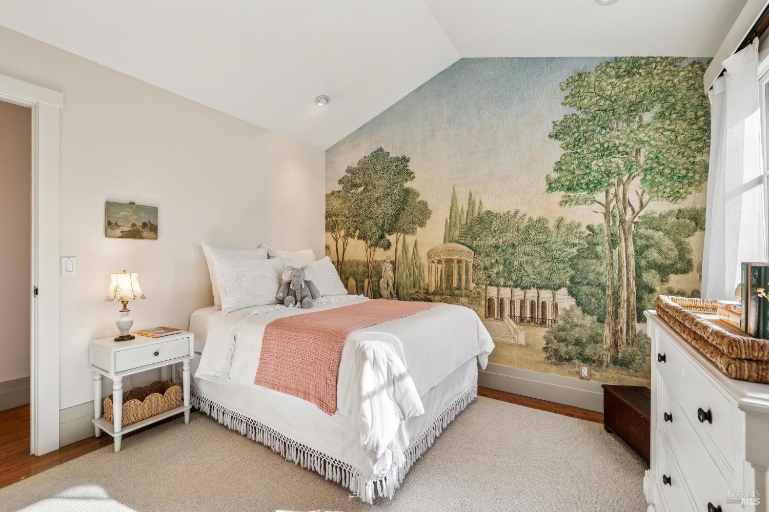 Detail Gallery Image 32 of 61 For 512 Browning Ct, Mill Valley,  CA 94941 - 4 Beds | 3 Baths