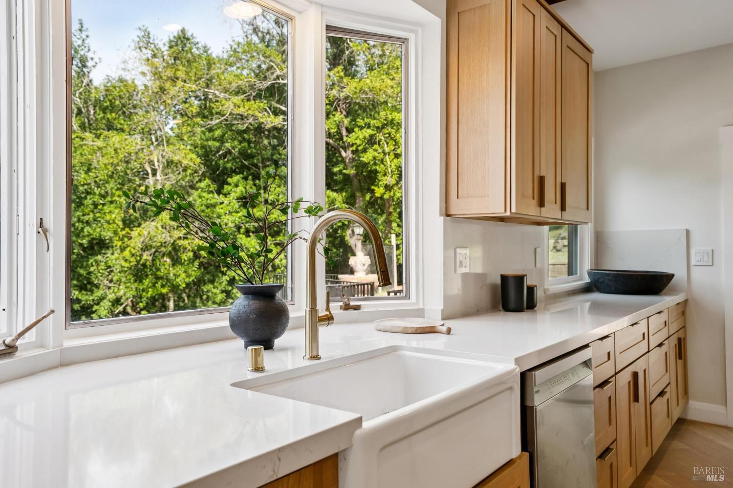 Detail Gallery Image 21 of 93 For 88 Lincoln Park Unkn, San Anselmo,  CA 94960 - 4 Beds | 4/1 Baths