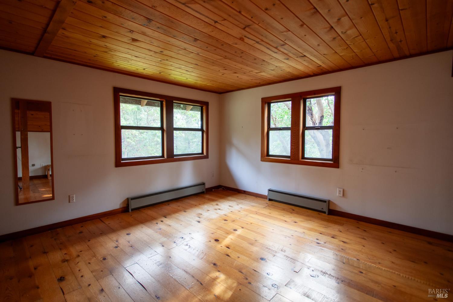 Detail Gallery Image 7 of 9 For 1583 Crawford Dr, Willits,  CA 95490 - 1 Beds | 1 Baths