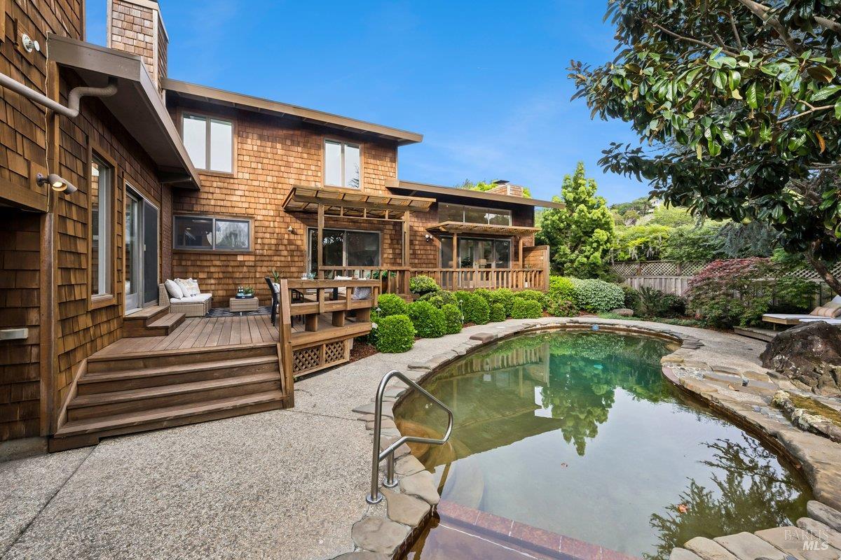 Detail Gallery Image 43 of 76 For 42 Underhill Rd, Mill Valley,  CA 94941 - 3 Beds | 2/1 Baths