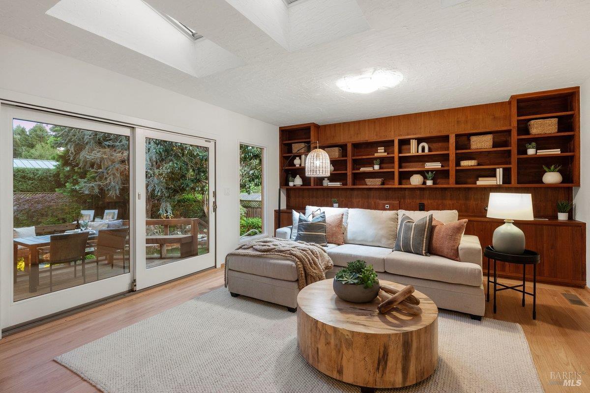 Detail Gallery Image 57 of 76 For 42 Underhill Rd, Mill Valley,  CA 94941 - 3 Beds | 2/1 Baths