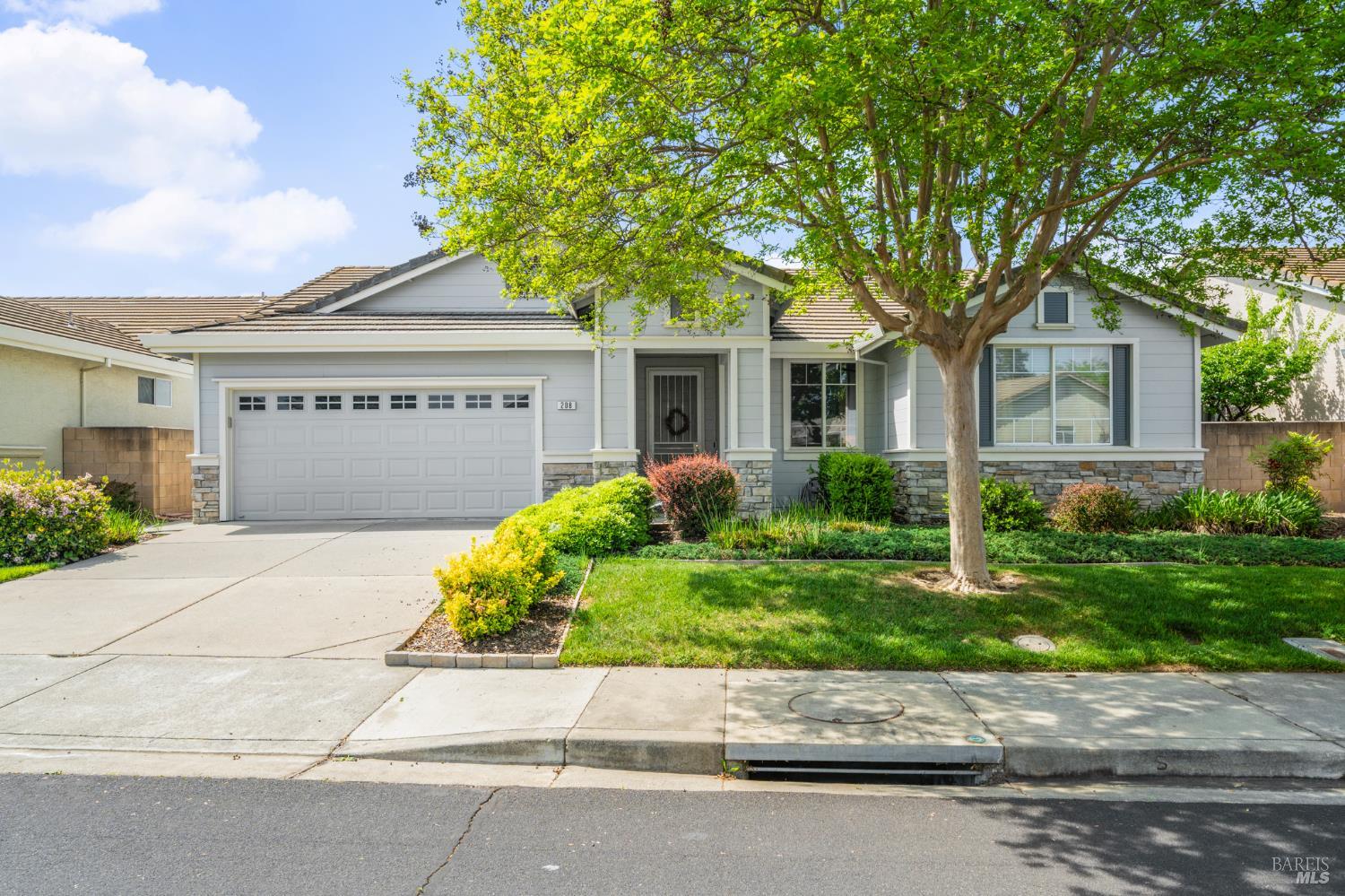 Detail Gallery Image 3 of 62 For 208 Mandarin Cir, Vacaville,  CA 95687 - 2 Beds | 2 Baths