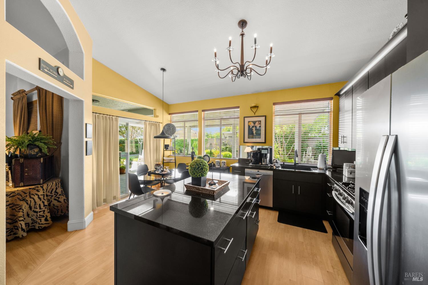 Detail Gallery Image 27 of 62 For 208 Mandarin Cir, Vacaville,  CA 95687 - 2 Beds | 2 Baths