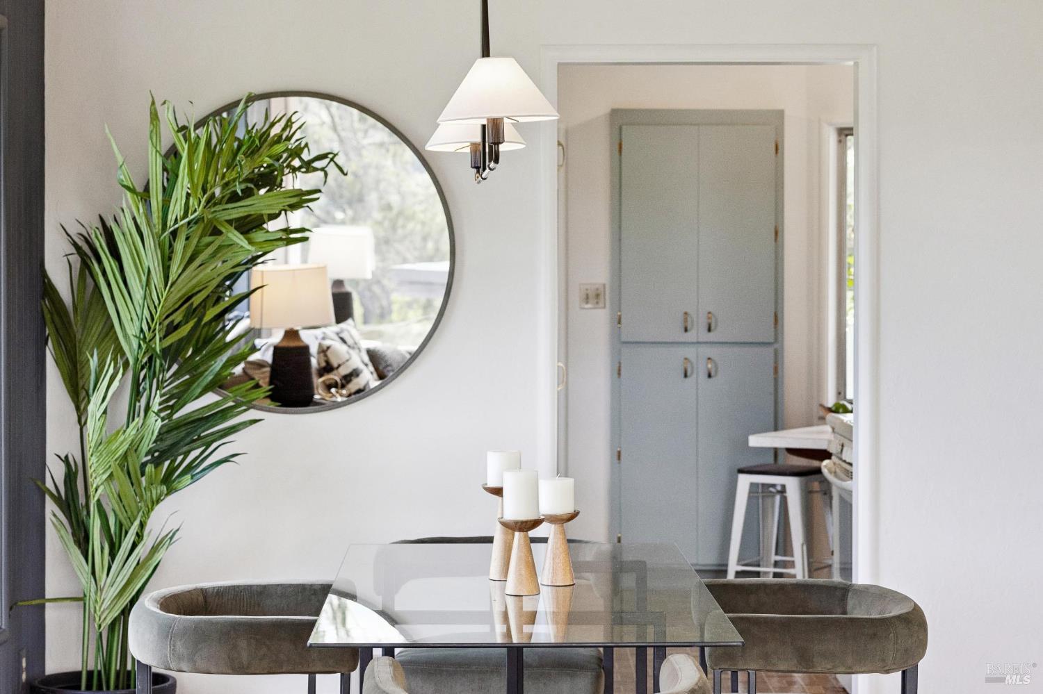 Detail Gallery Image 15 of 52 For 95 Ridge Rd, San Anselmo,  CA 94960 - 2 Beds | 1/1 Baths