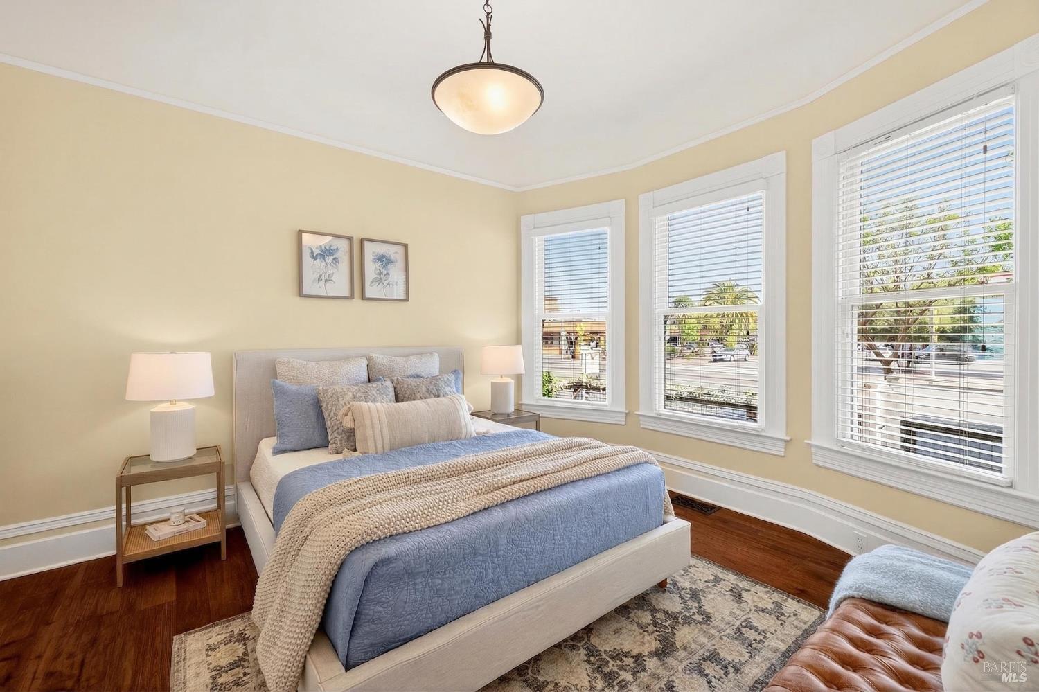 Detail Gallery Image 11 of 32 For 531 E Washington St, Petaluma,  CA 94952 - 3 Beds | 2/1 Baths