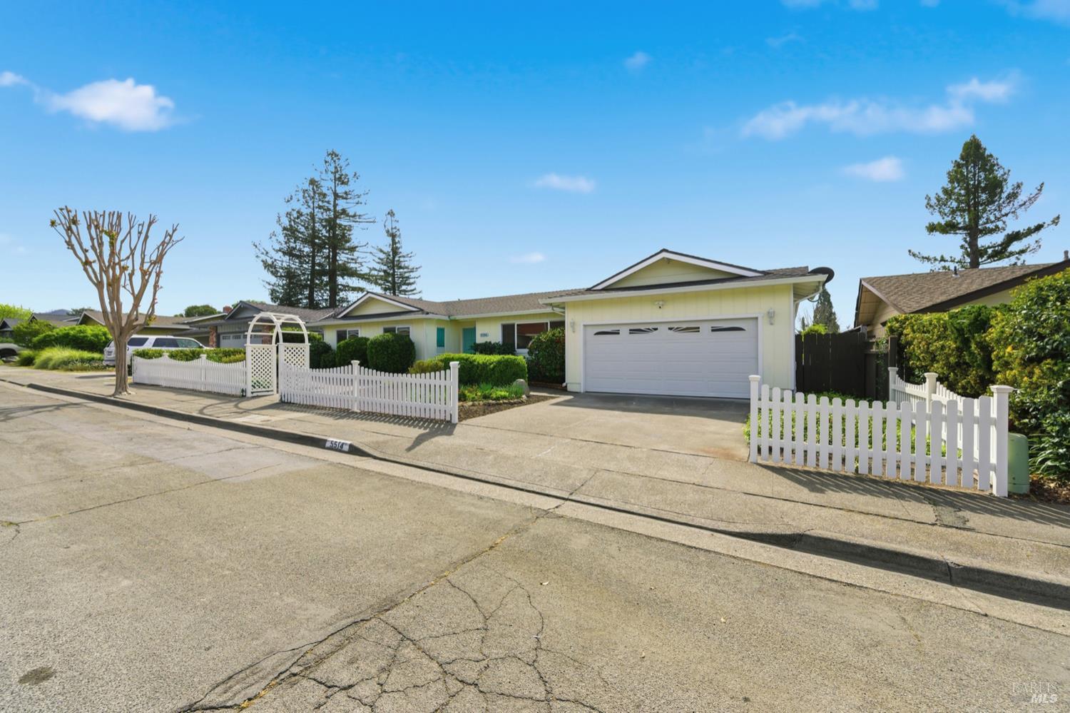 Front Image Thumbnail for BA326026052