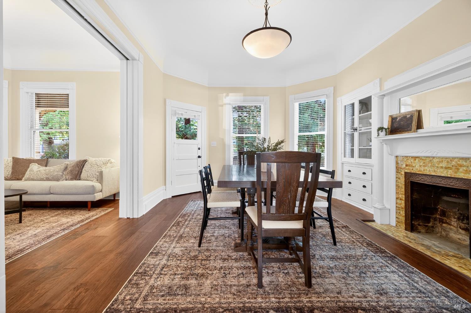 Detail Gallery Image 7 of 32 For 531 E Washington St, Petaluma,  CA 94952 - 3 Beds | 2/1 Baths