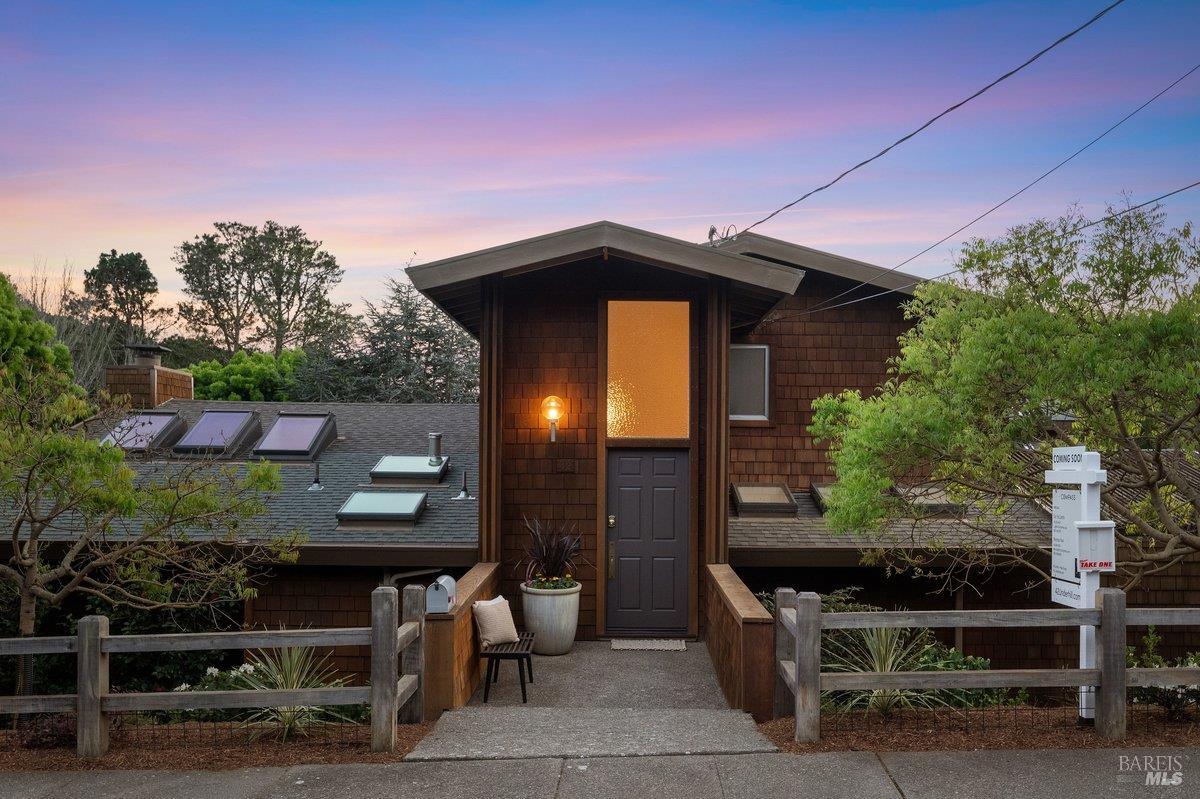 Detail Gallery Image 67 of 76 For 42 Underhill Rd, Mill Valley,  CA 94941 - 3 Beds | 2/1 Baths