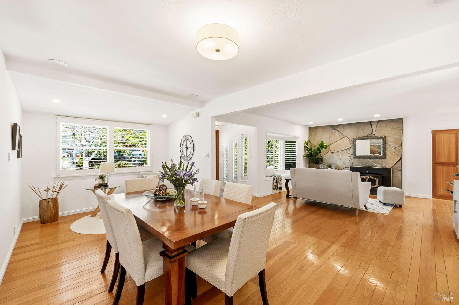 Detail Gallery Image 15 of 93 For 184 Cobblestone Dr, San Rafael,  CA 94903 - 4 Beds | 2 Baths