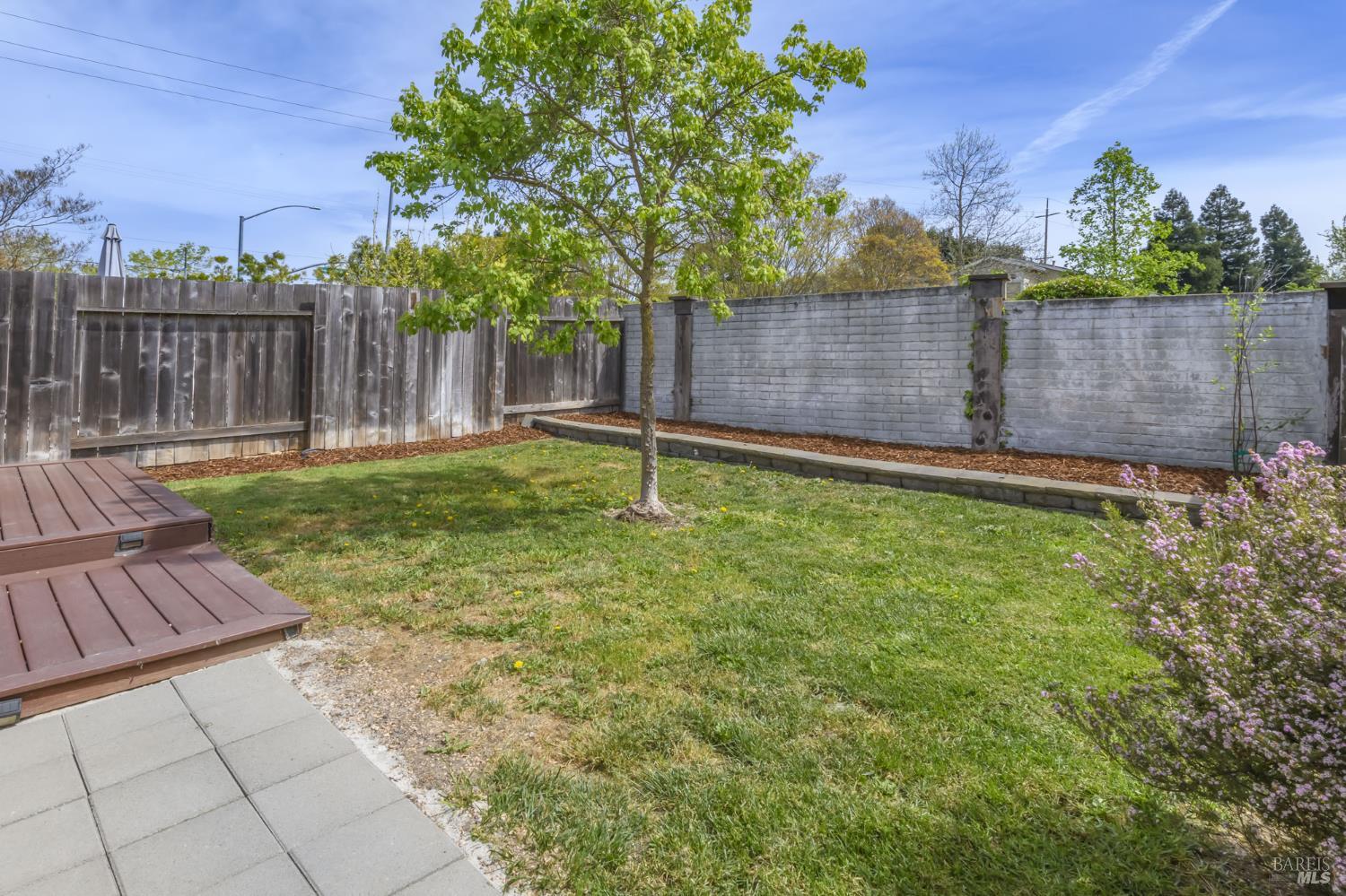 Detail Gallery Image 25 of 33 For 1702 Northstar Dr, Petaluma,  CA 94954 - 3 Beds | 2 Baths