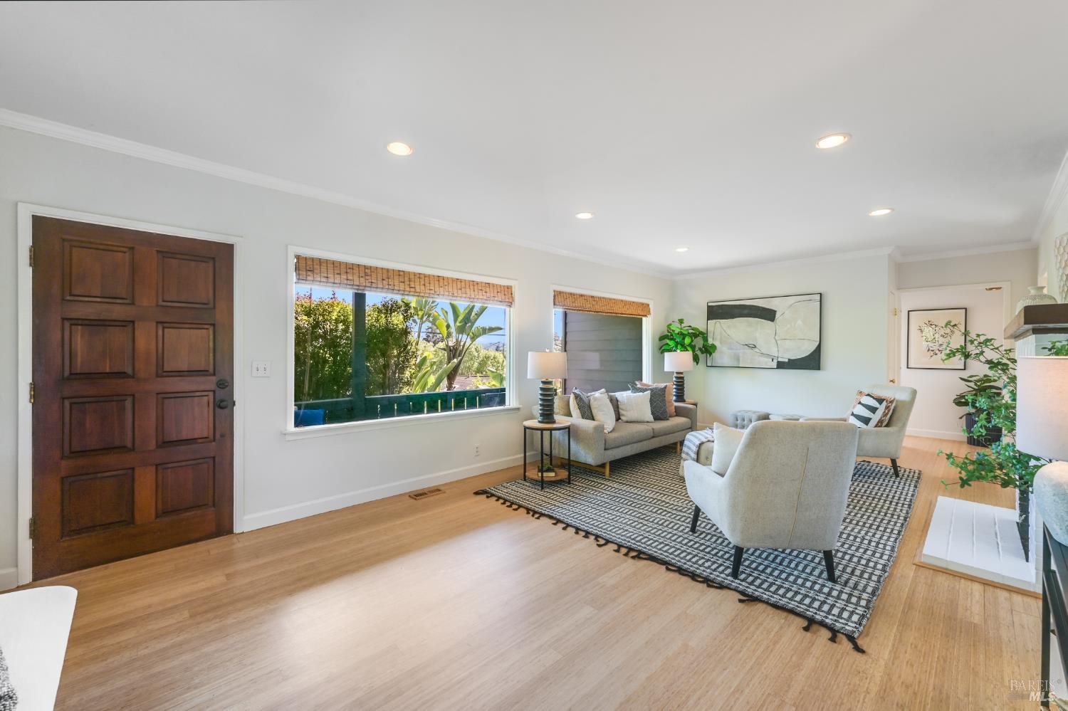 Detail Gallery Image 5 of 48 For 115 Myrtle Ave, San Rafael,  CA 94901 - 3 Beds | 2 Baths