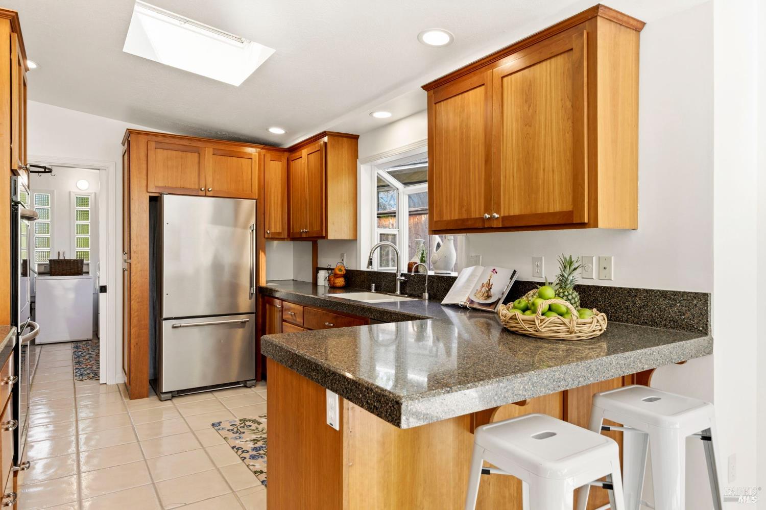 Detail Gallery Image 23 of 93 For 184 Cobblestone Dr, San Rafael,  CA 94903 - 4 Beds | 2 Baths