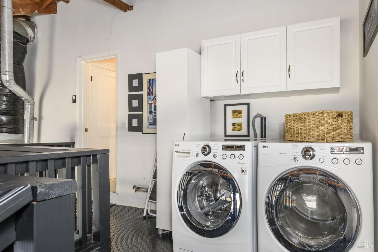 Detail Gallery Image 23 of 31 For 41 Spindrift Psge, Corte Madera,  CA 94925 - 3 Beds | 2 Baths