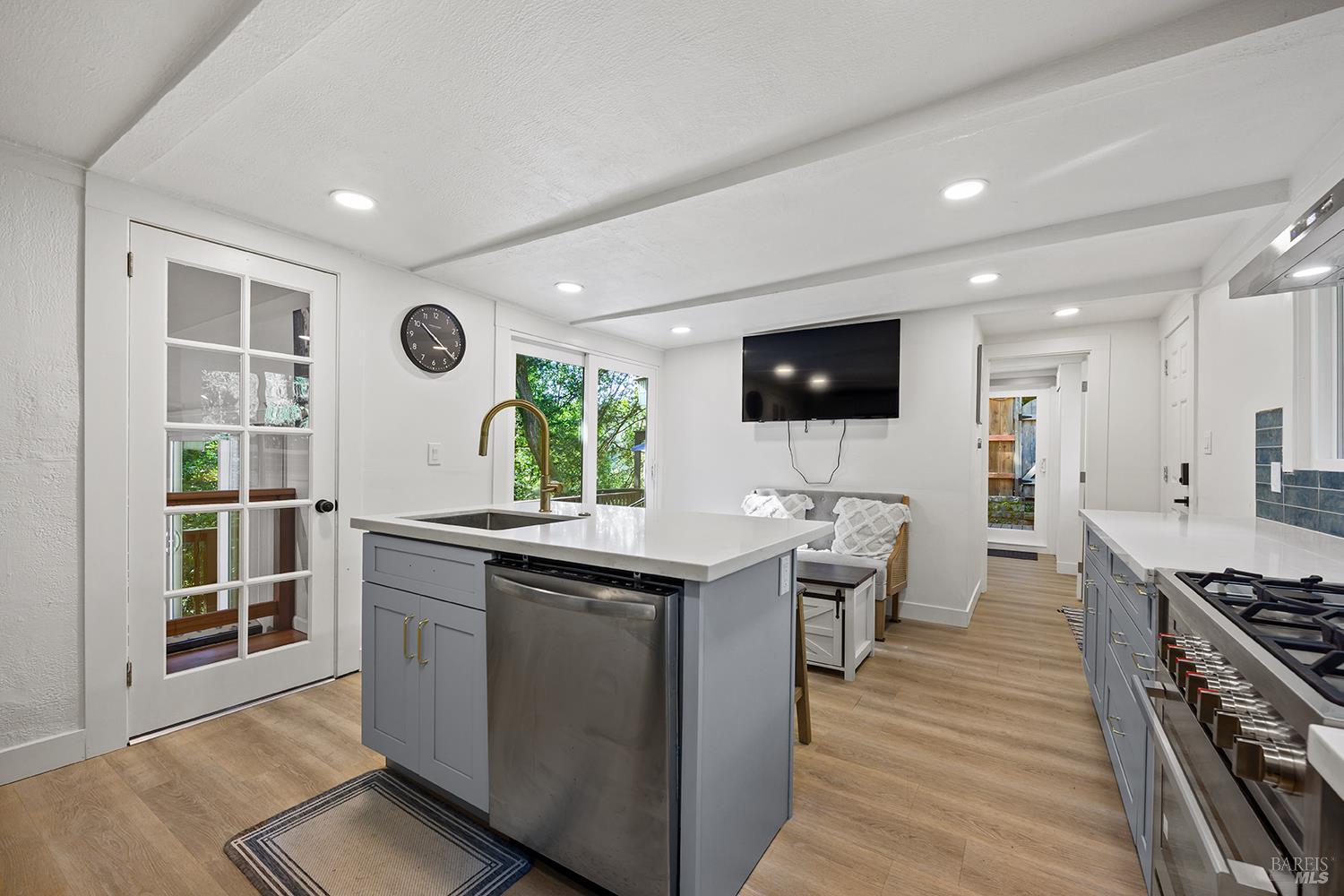 Detail Gallery Image 12 of 36 For 16017 Palo Alto Dr, Guerneville,  CA 95446 - 2 Beds | 2 Baths