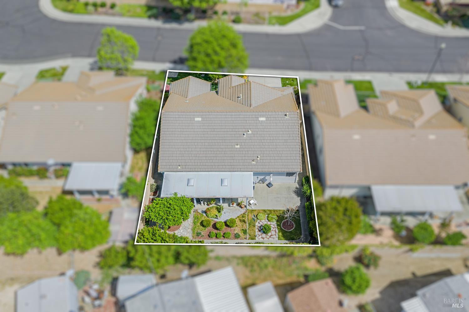 Detail Gallery Image 8 of 62 For 208 Mandarin Cir, Vacaville,  CA 95687 - 2 Beds | 2 Baths