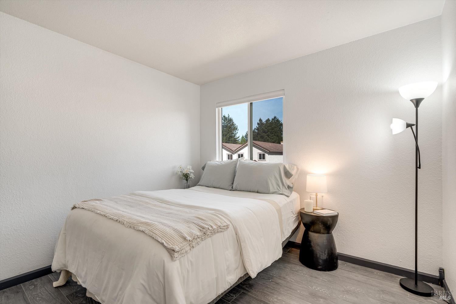 Detail Gallery Image 33 of 41 For 30 Fredrick Dr, Rohnert Park,  CA 94928 - 3 Beds | 2/1 Baths