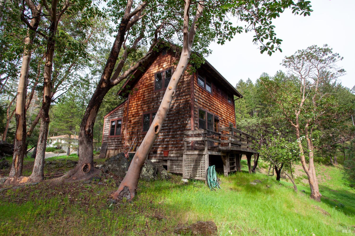 Detail Gallery Image 2 of 9 For 1583 Crawford Dr, Willits,  CA 95490 - 1 Beds | 1 Baths