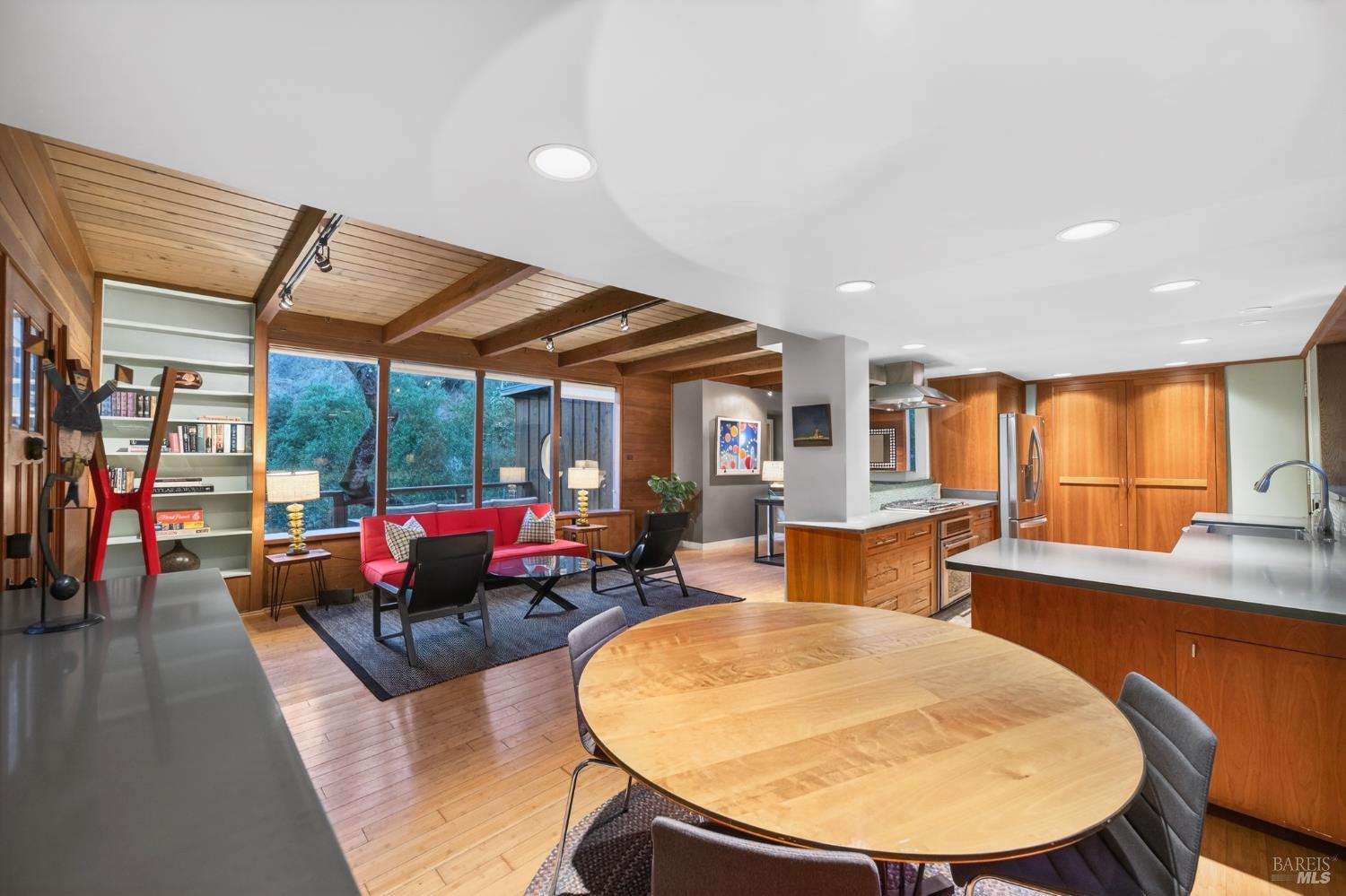 Detail Gallery Image 12 of 48 For 116 Hill Rd, Glen Ellen,  CA 95442 - 2 Beds | 2 Baths