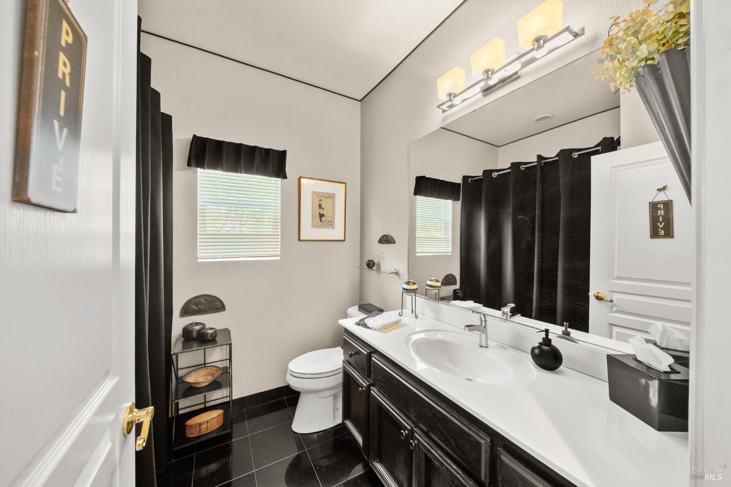 Detail Gallery Image 31 of 62 For 208 Mandarin Cir, Vacaville,  CA 95687 - 2 Beds | 2 Baths