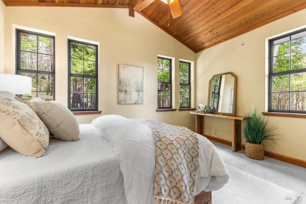 Detail Gallery Image 18 of 72 For 12076 Cloud Ridge Rd, Healdsburg,  CA 95448 - 6 Beds | 4 Baths