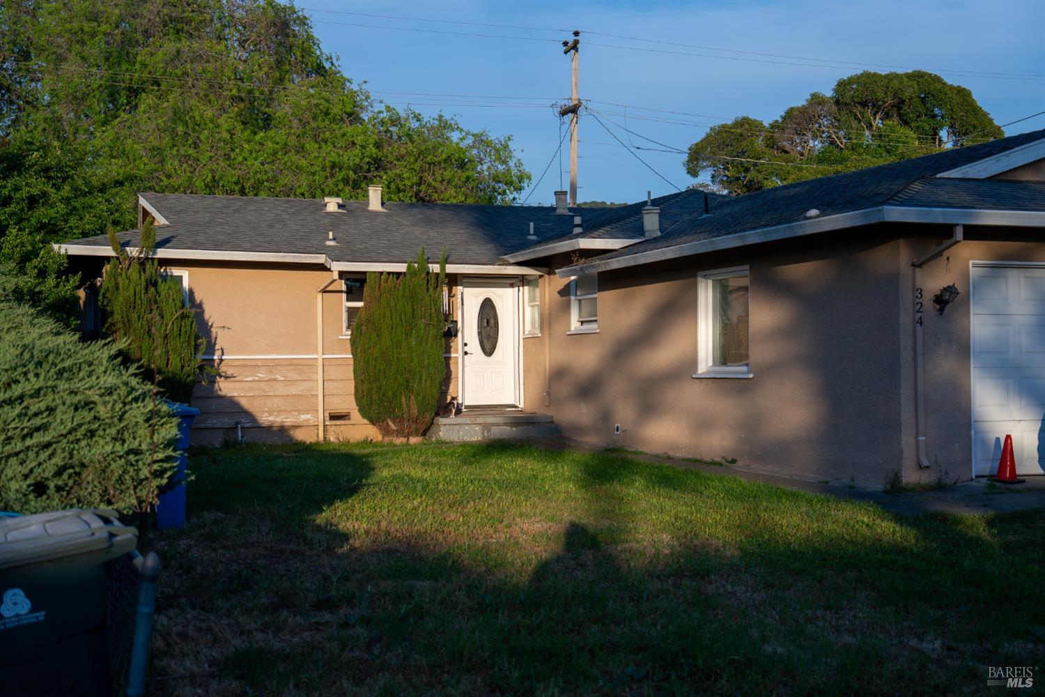 Detail Gallery Image 3 of 14 For 324 Amelia St, Vallejo,  CA 94589 - 3 Beds | 2 Baths