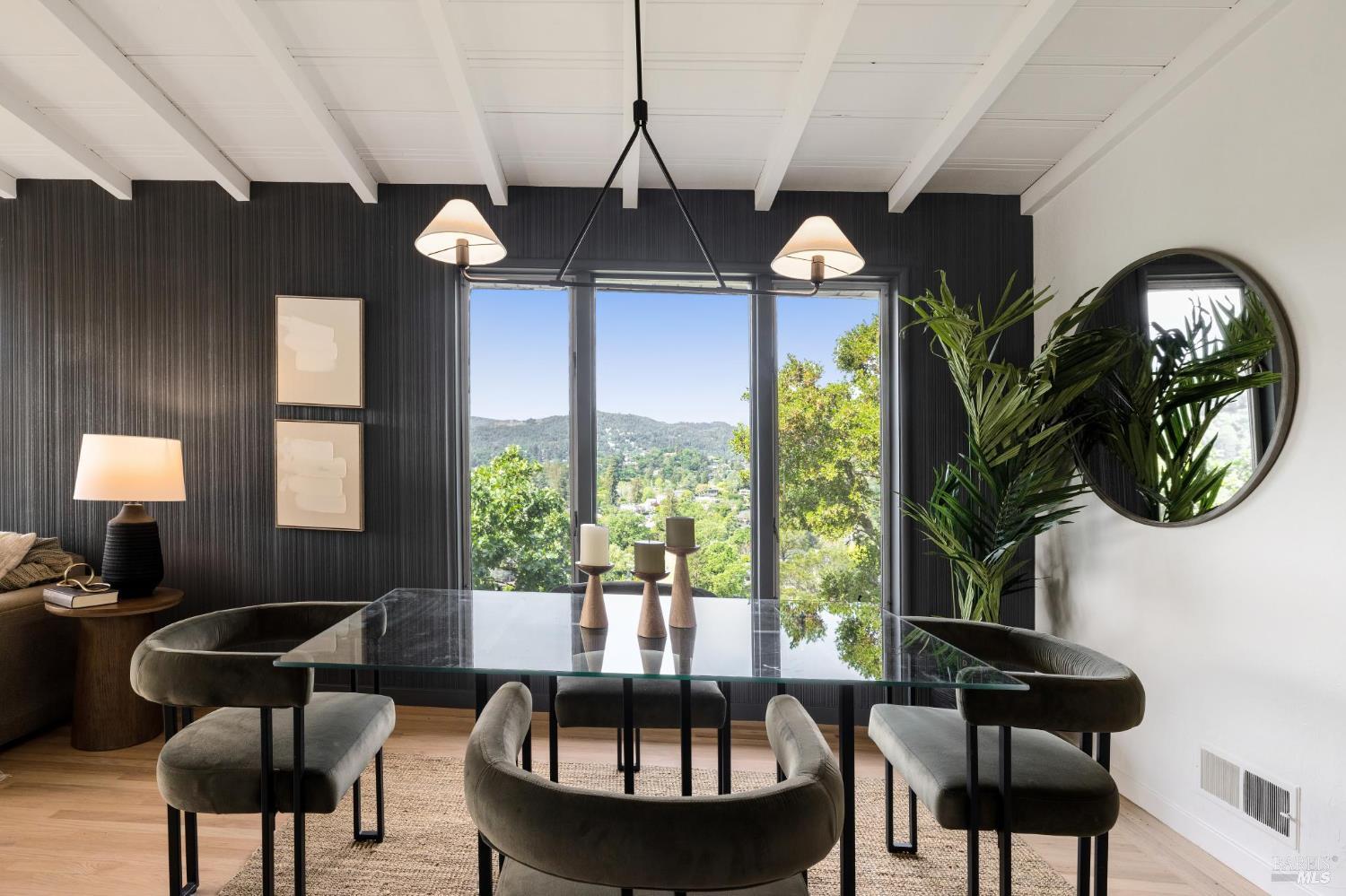 Detail Gallery Image 16 of 52 For 95 Ridge Rd, San Anselmo,  CA 94960 - 2 Beds | 1/1 Baths