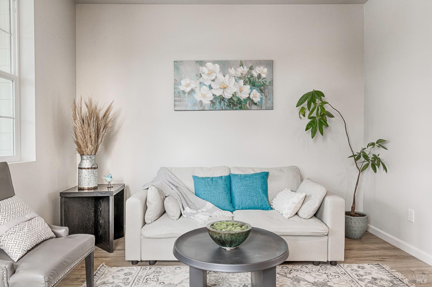 Detail Gallery Image 17 of 39 For 1960 Las Ventanas Dr, Santa Rosa,  CA 95407 - 3 Beds | 2/1 Baths