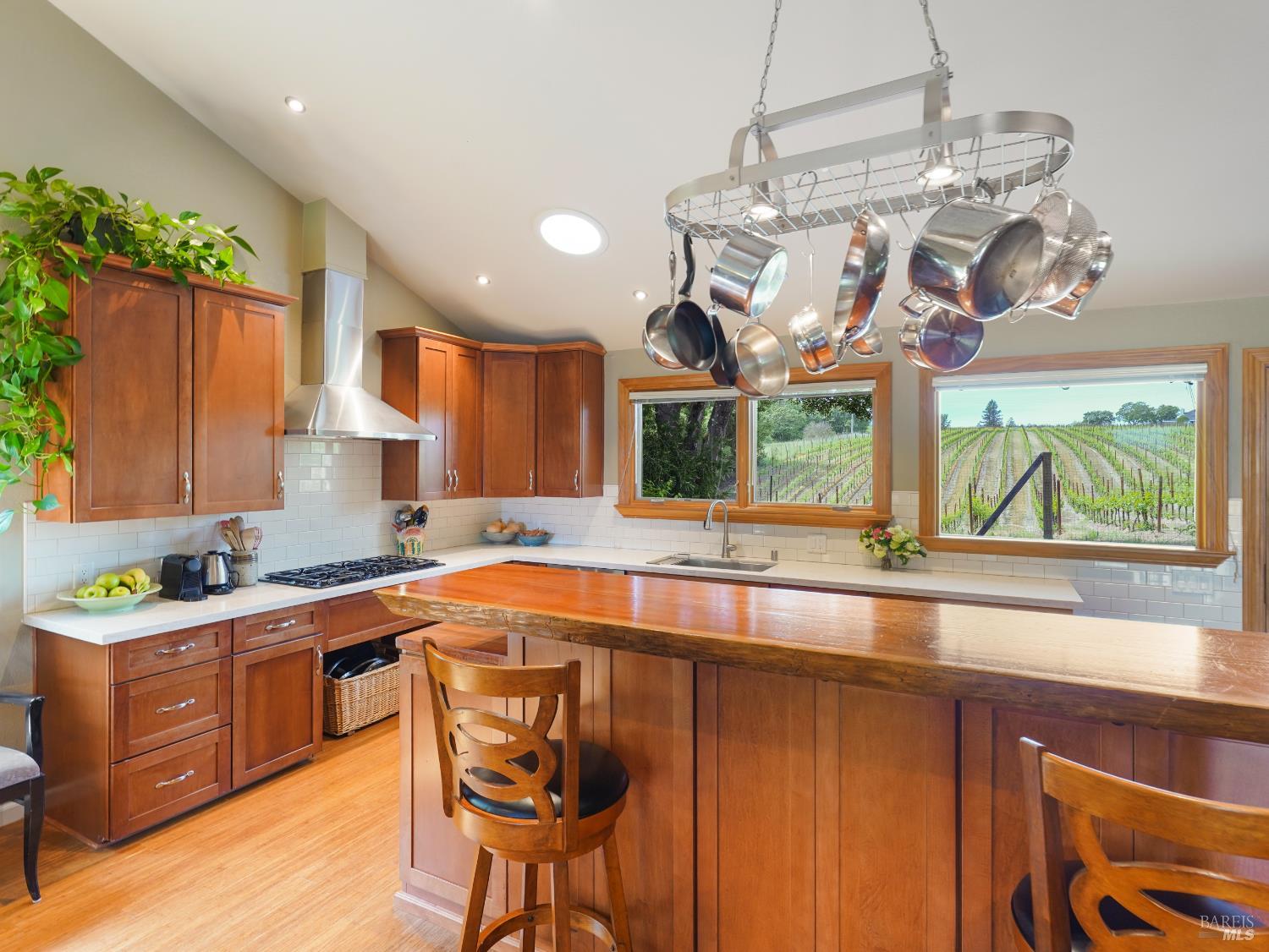 Detail Gallery Image 15 of 57 For 10463 Mill Station Rd, Sebastopol,  CA 95472 - 3 Beds | 2 Baths