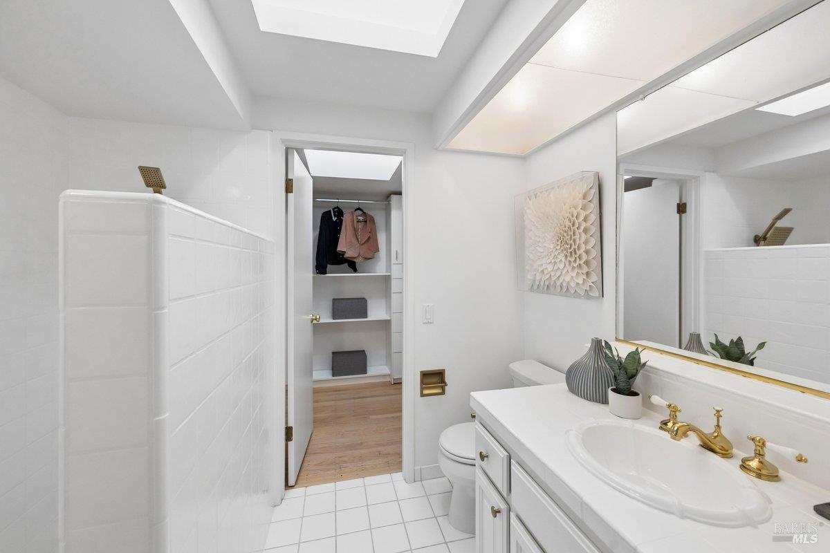 Detail Gallery Image 23 of 76 For 42 Underhill Rd, Mill Valley,  CA 94941 - 3 Beds | 2/1 Baths