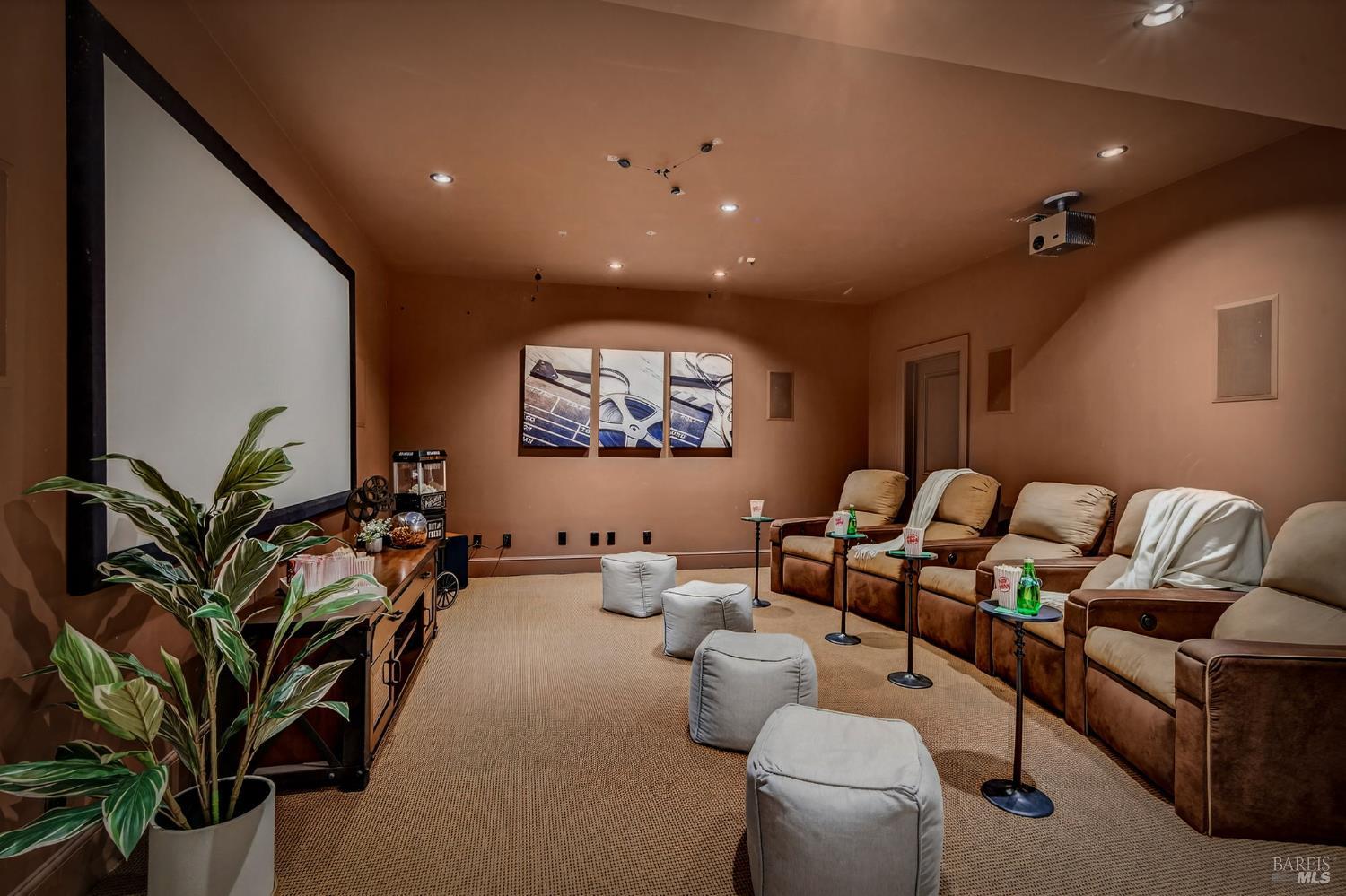 Detail Gallery Image 39 of 76 For 418 Saint Andrews Dr, Napa,  CA 94558 - 5 Beds | 4/2 Baths