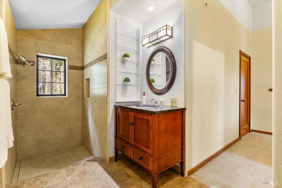 Detail Gallery Image 24 of 72 For 12076 Cloud Ridge Rd, Healdsburg,  CA 95448 - 6 Beds | 4 Baths