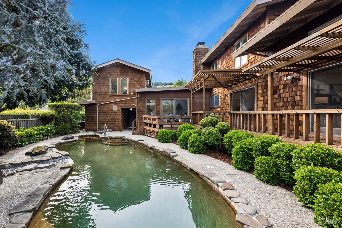 Detail Gallery Image 46 of 76 For 42 Underhill Rd, Mill Valley,  CA 94941 - 3 Beds | 2/1 Baths