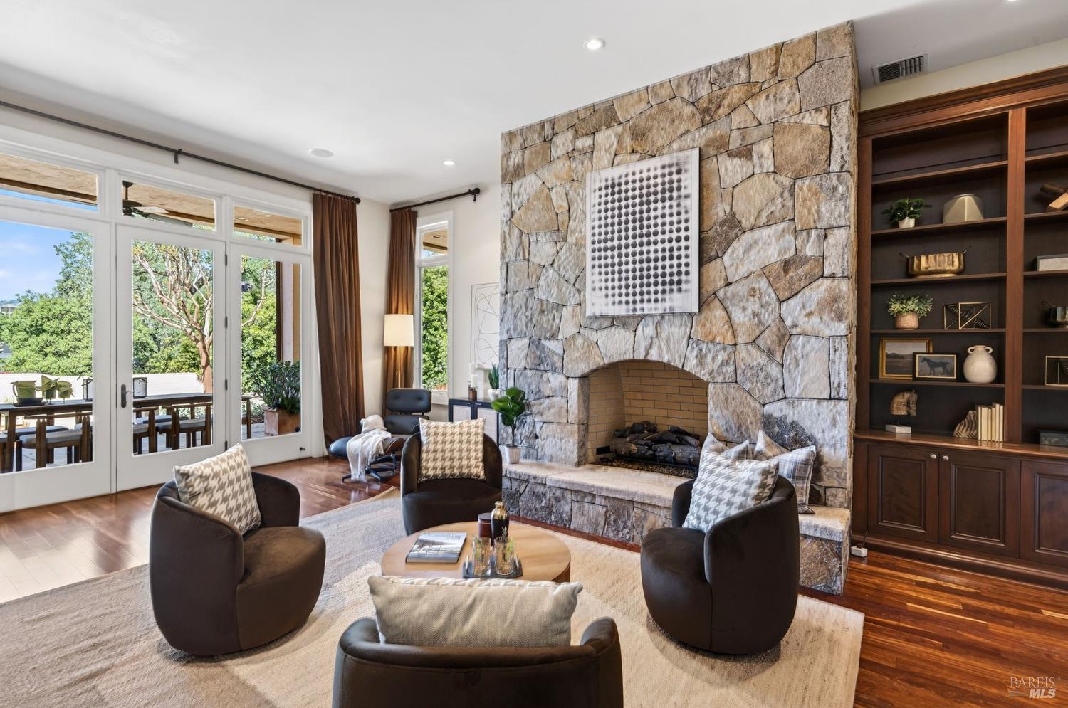 Detail Gallery Image 34 of 76 For 418 Saint Andrews Dr, Napa,  CA 94558 - 5 Beds | 4/2 Baths