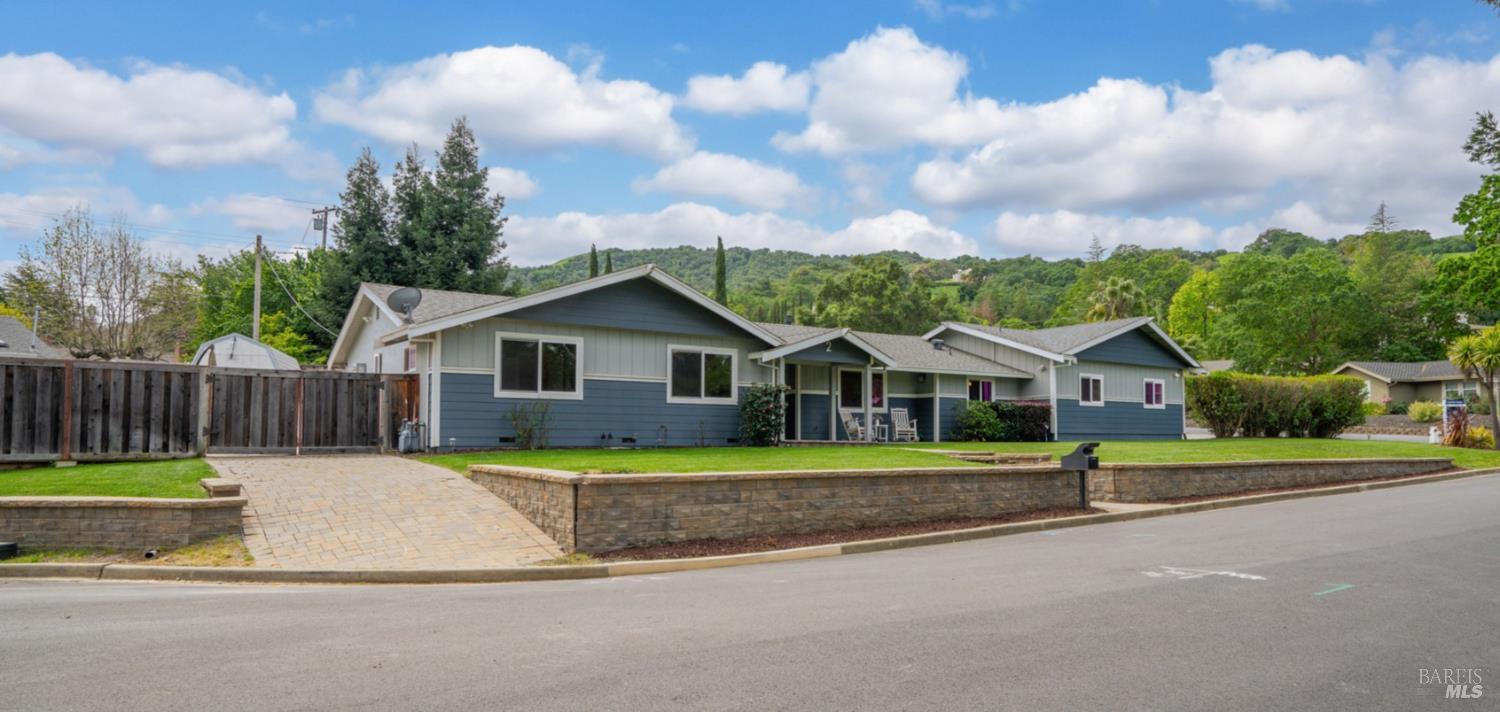 Detail Gallery Image 3 of 62 For 2 Montego Pl, Danville,  CA 94526 - 3 Beds | 2 Baths