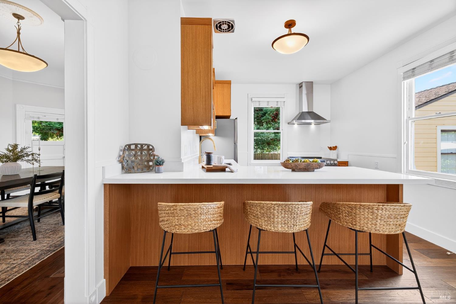 Detail Gallery Image 6 of 32 For 531 E Washington St, Petaluma,  CA 94952 - 3 Beds | 2/1 Baths